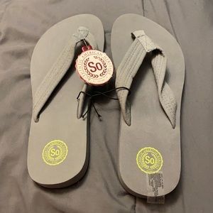 New-Women’s SO canvas flat flip flops